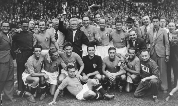 Italy celebrate winning the 1938 World Cup